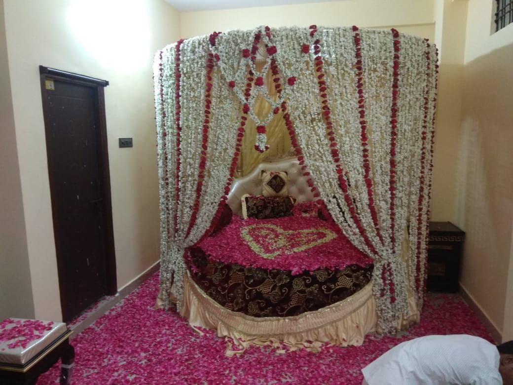 first night room decoration